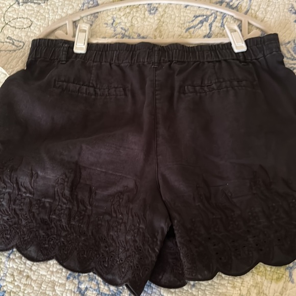 Ann Taylor black linen shorts. Size 10. - Picture 9 of 12